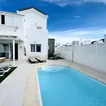 Lovely Sanmar, Heated Pool, Private Gymnasium Villa *