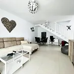 Villa Lovely Sanmar, Heated Pool, Private Gymnasium Playa Blanca (Lanzarote)