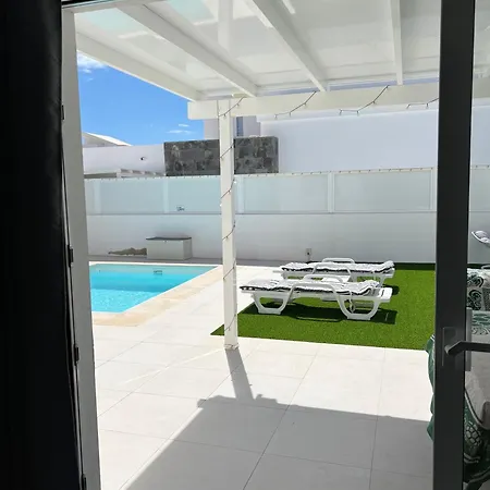 别墅 Lovely Sanmar, Heated Pool, Private Gymnasium *