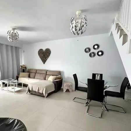 Lovely Sanmar, Heated Pool, Private Gymnasium Villa