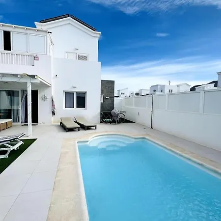 Lovely Sanmar, Heated Pool, Private Gymnasium ヴィラ *