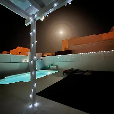 Lovely Sanmar, Heated Pool, Private Gymnasium プラヤ・ブランカ