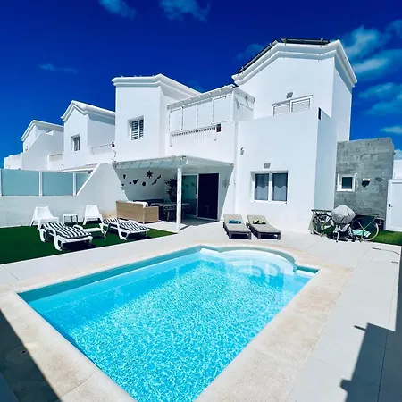 Villa Lovely Sanmar, Heated Pool, Private Gymnasium Playa Blanca (Lanzarote)