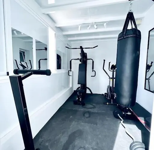 Lovely Sanmar, Heated Pool, Private Gymnasium Villa *