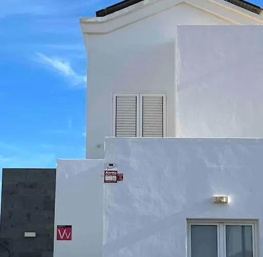 Lovely Sanmar, Heated Pool, Private Gymnasium Villa Playa Blanca (Lanzarote)