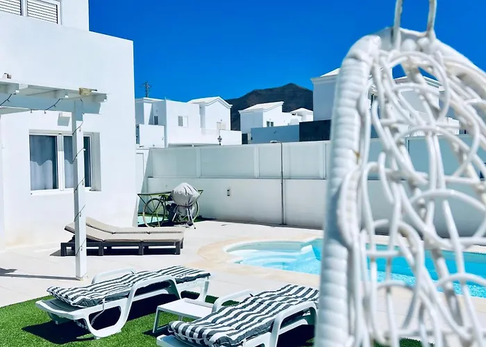 Villa Lovely Sanmar, Heated Pool, Private Gymnasium *