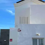 Lovely Sanmar, Heated Pool, Private Gymnasium Villa Playa Blanca (Lanzarote)