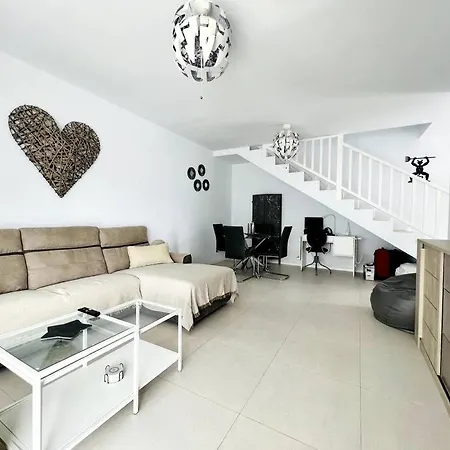 Вилла Lovely Sanmar, Heated Pool, Private Gymnasium Коста Бланка