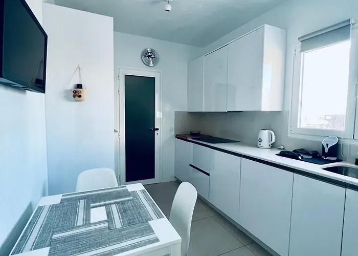 Villa Lovely Sanmar, Heated Pool, Private Gymnasium *