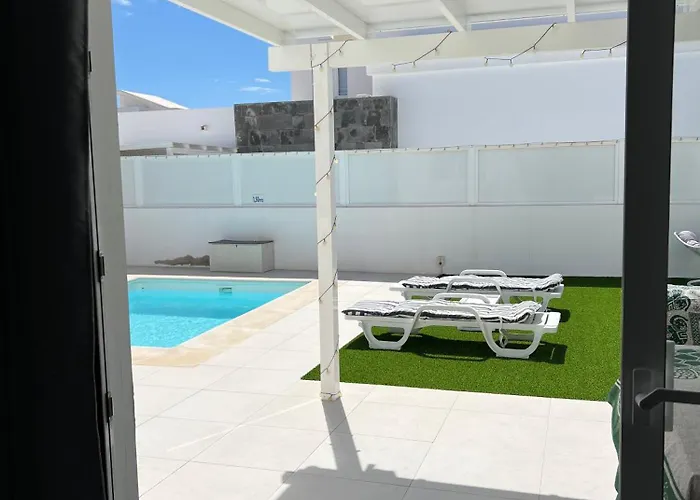 Villa Lovely Sanmar, Heated Pool, Private Gymnasium *